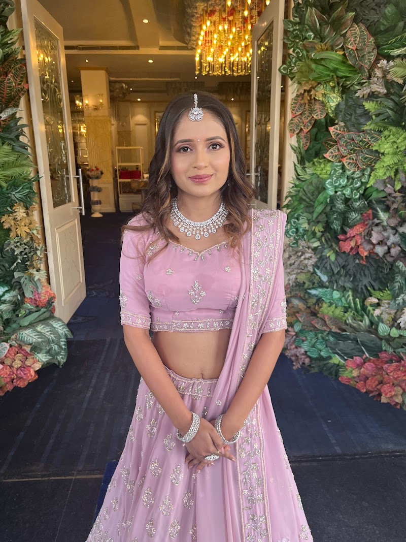 Himani Bhandula Makeup Artist