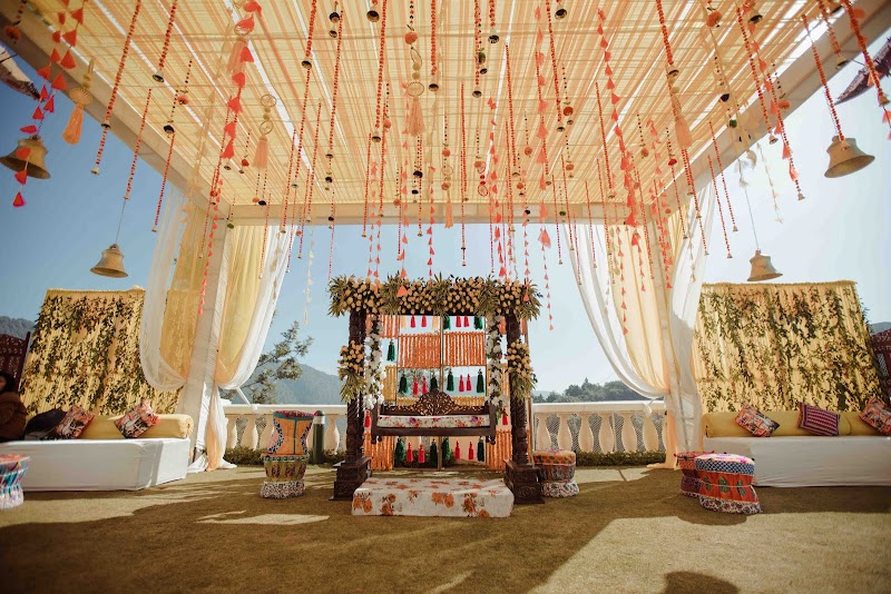 Golden Leaf Weddings
