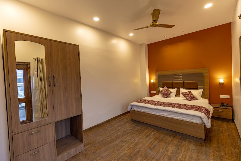 Hotel Trio Residency