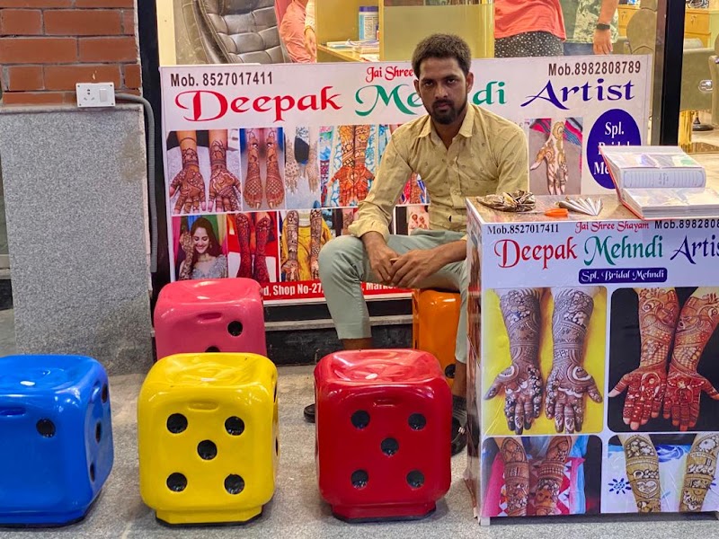 Deepak Mehndi Artist