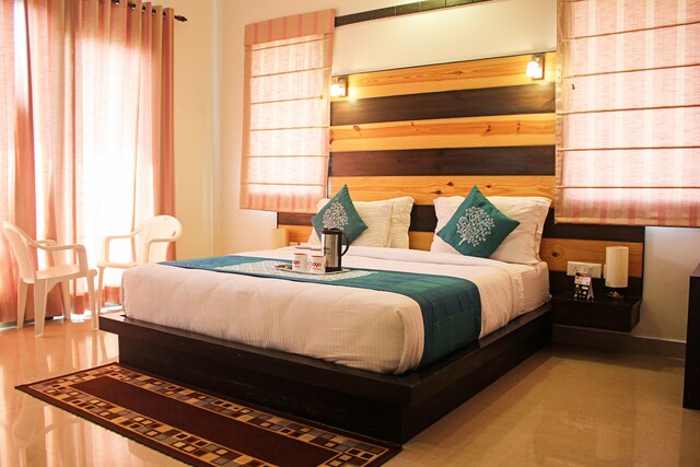 OYO Hotel Corbett Solitaire