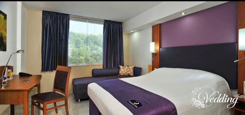 Caspia Hotel - New Delhi
