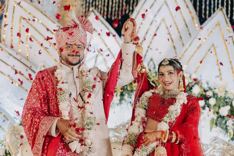 Twins Sparkle Weddings