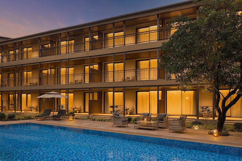 The Riverview Retreat, Corbett